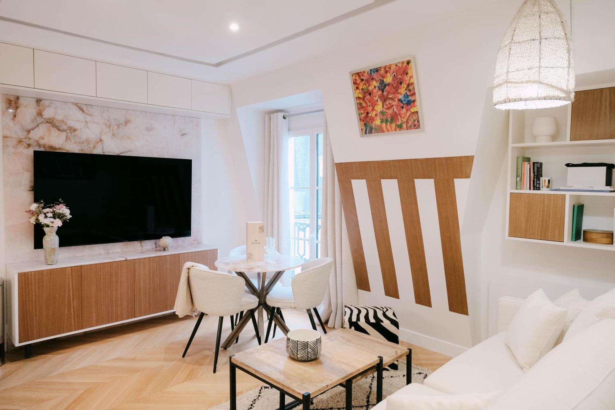 Luxurious Saint Germain Des Pres - Bianca * Parijs